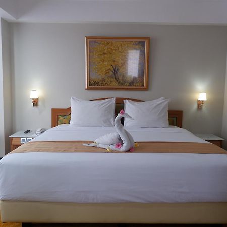 Hotel Horison Ultima Bandung Extérieur photo
