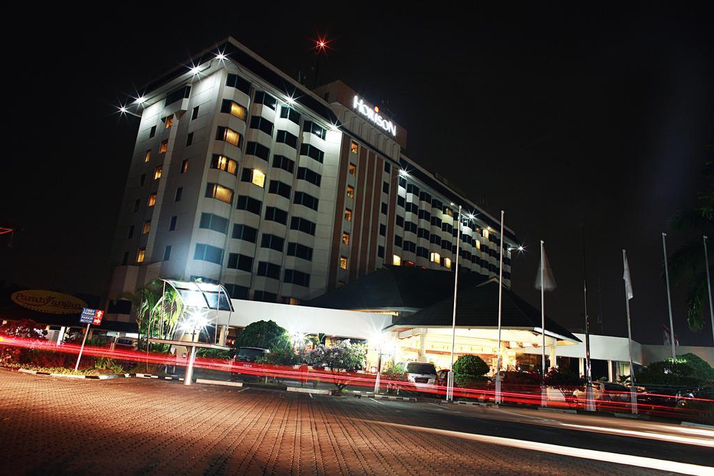 Hotel Horison Ultima Bandung Extérieur photo